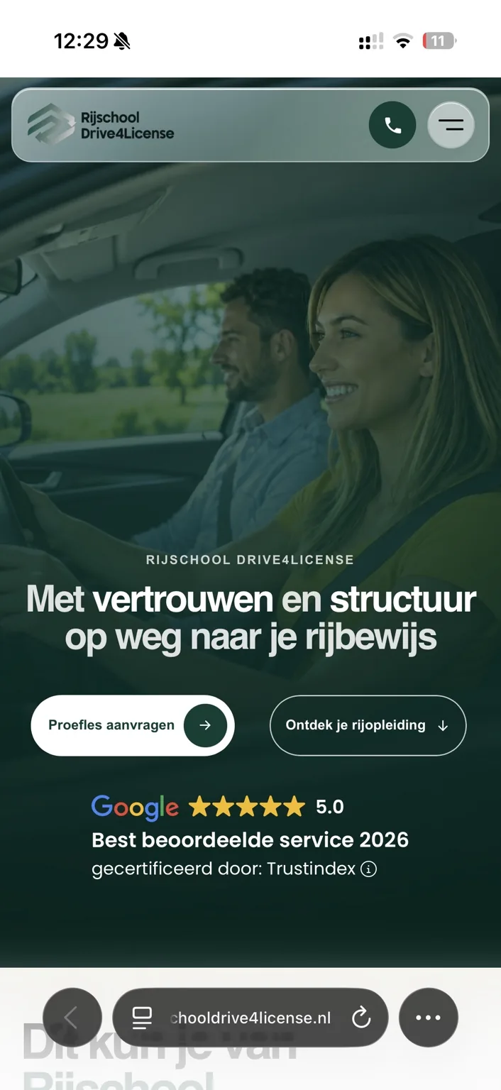 Mobiele homepage van Rijschool Drive4License ontworpen door otsdesign